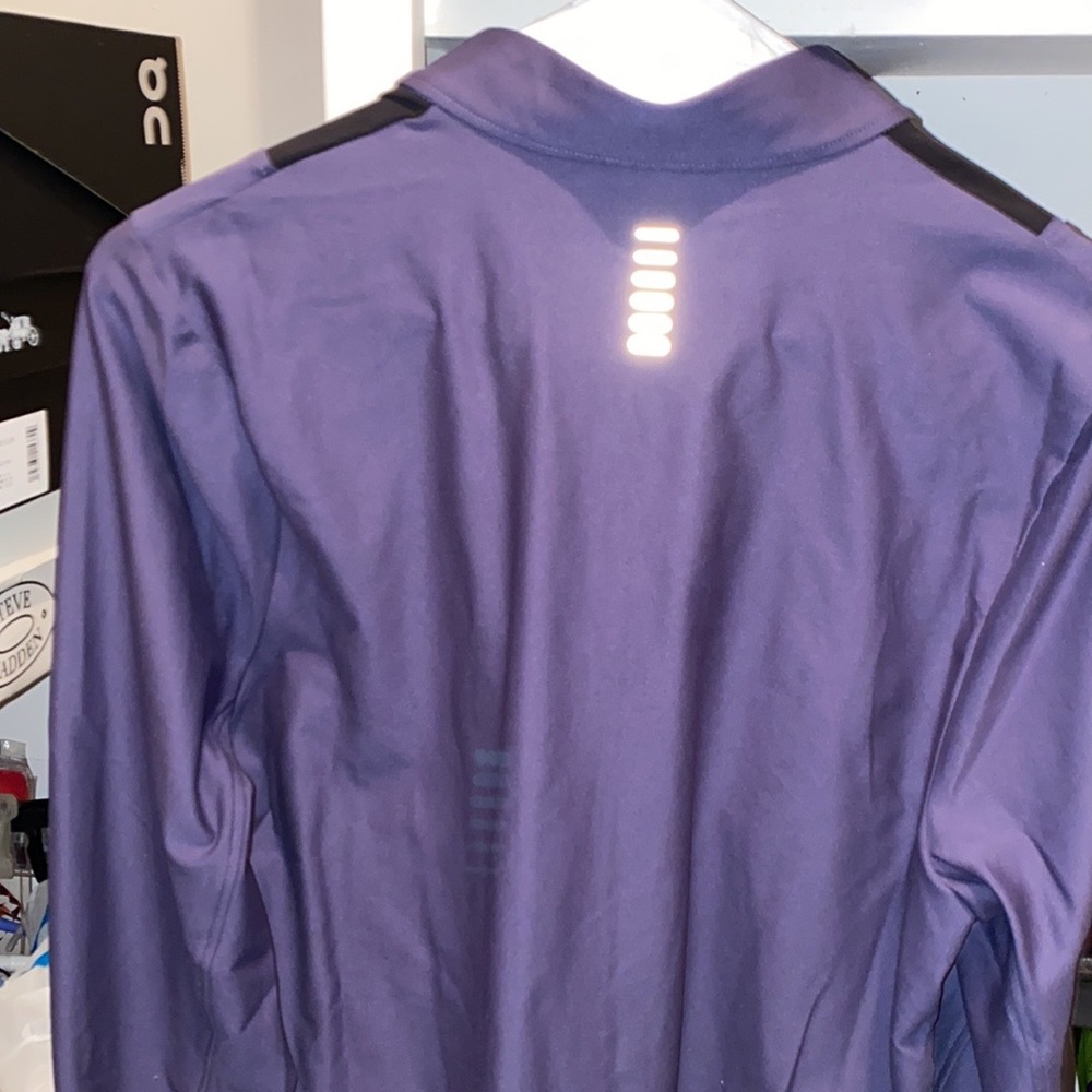 UNDER ARMOUR - Picture 6 of 7